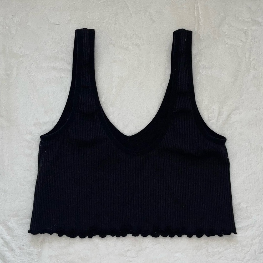 Colsie Black Ribbed Tank Top - Picture 2 of 5